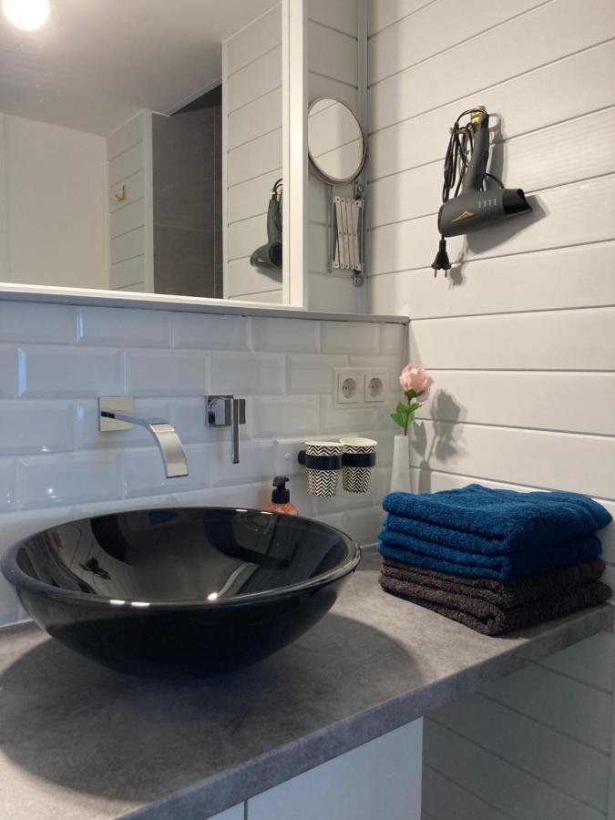 Living At Saarpartments - Adultsonly - Business & Holiday Homes With Kitchen For Long- And Short Term Stay, 3 Min To St Johanner Markt And Points Of Interest Саарбрюккен Экстерьер фото